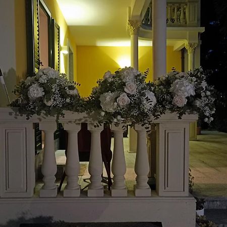 B&B Villa Preziosa Lago Maggiore Lesa Bagian luar foto