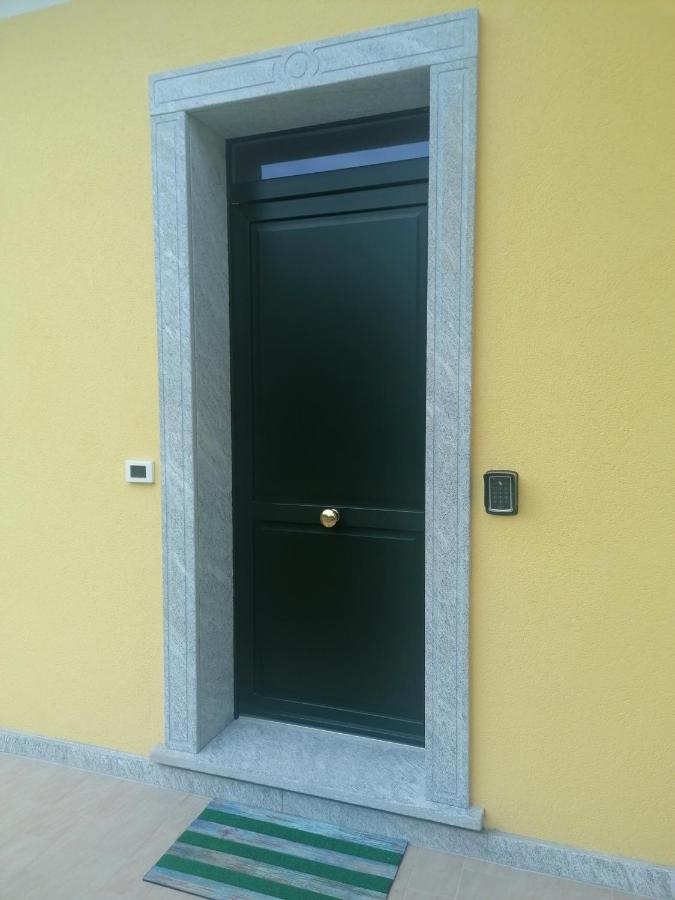 B&B Villa Preziosa Lago Maggiore Lesa Bagian luar foto