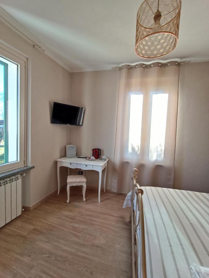 B&B Villa Preziosa Lago Maggiore Lesa Bagian luar foto