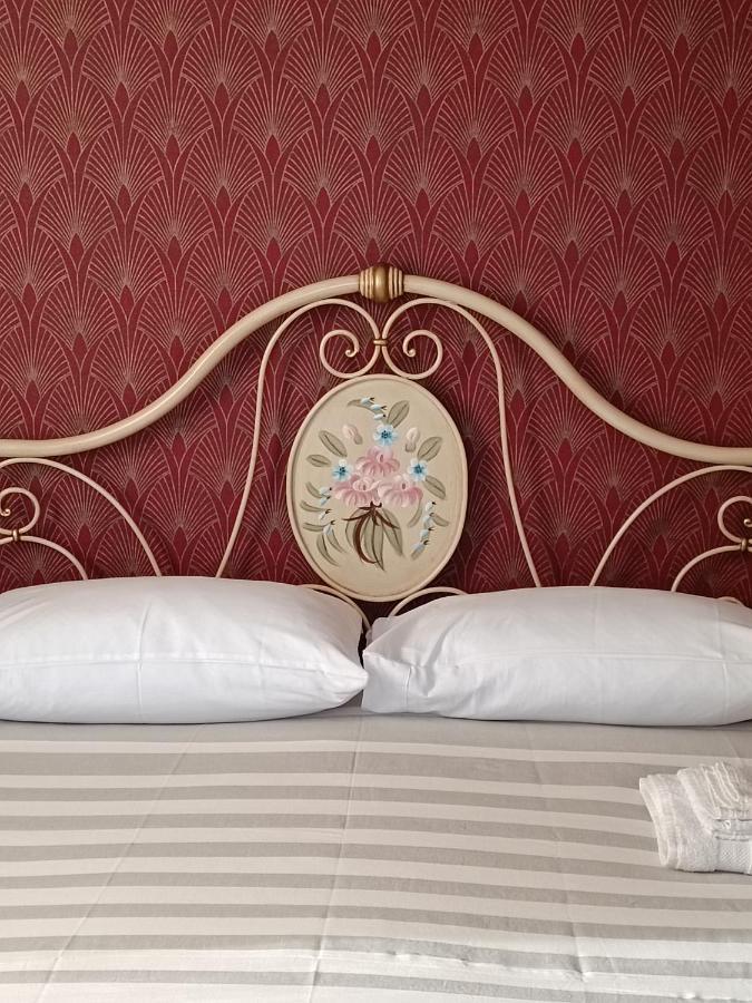 B&B Villa Preziosa Lago Maggiore Lesa Bagian luar foto