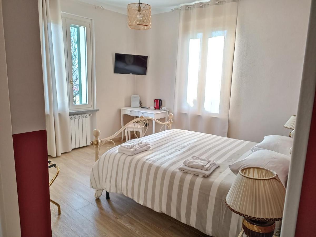 B&B Villa Preziosa Lago Maggiore Lesa Bagian luar foto