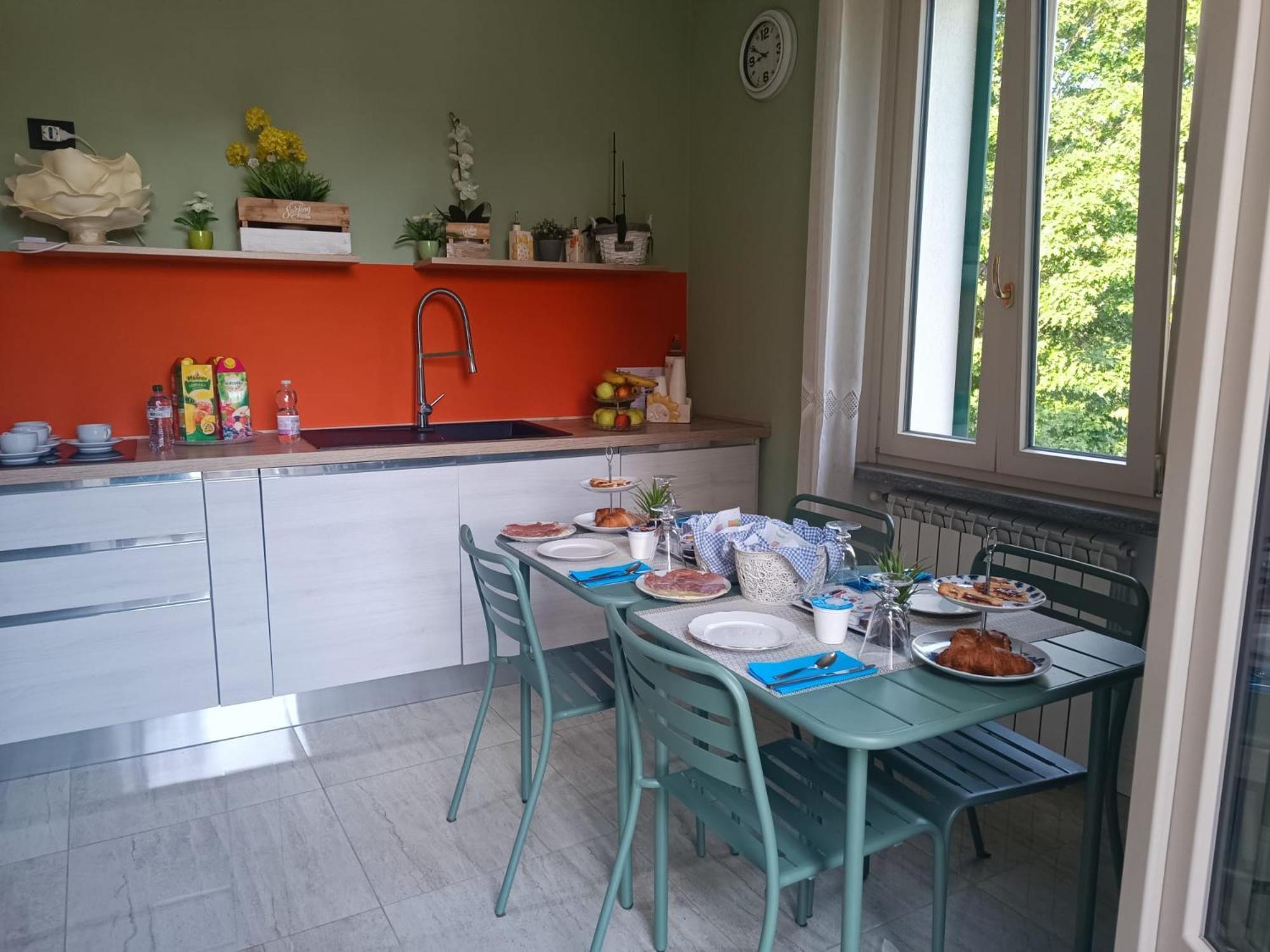 B&B Villa Preziosa Lago Maggiore Lesa Bagian luar foto