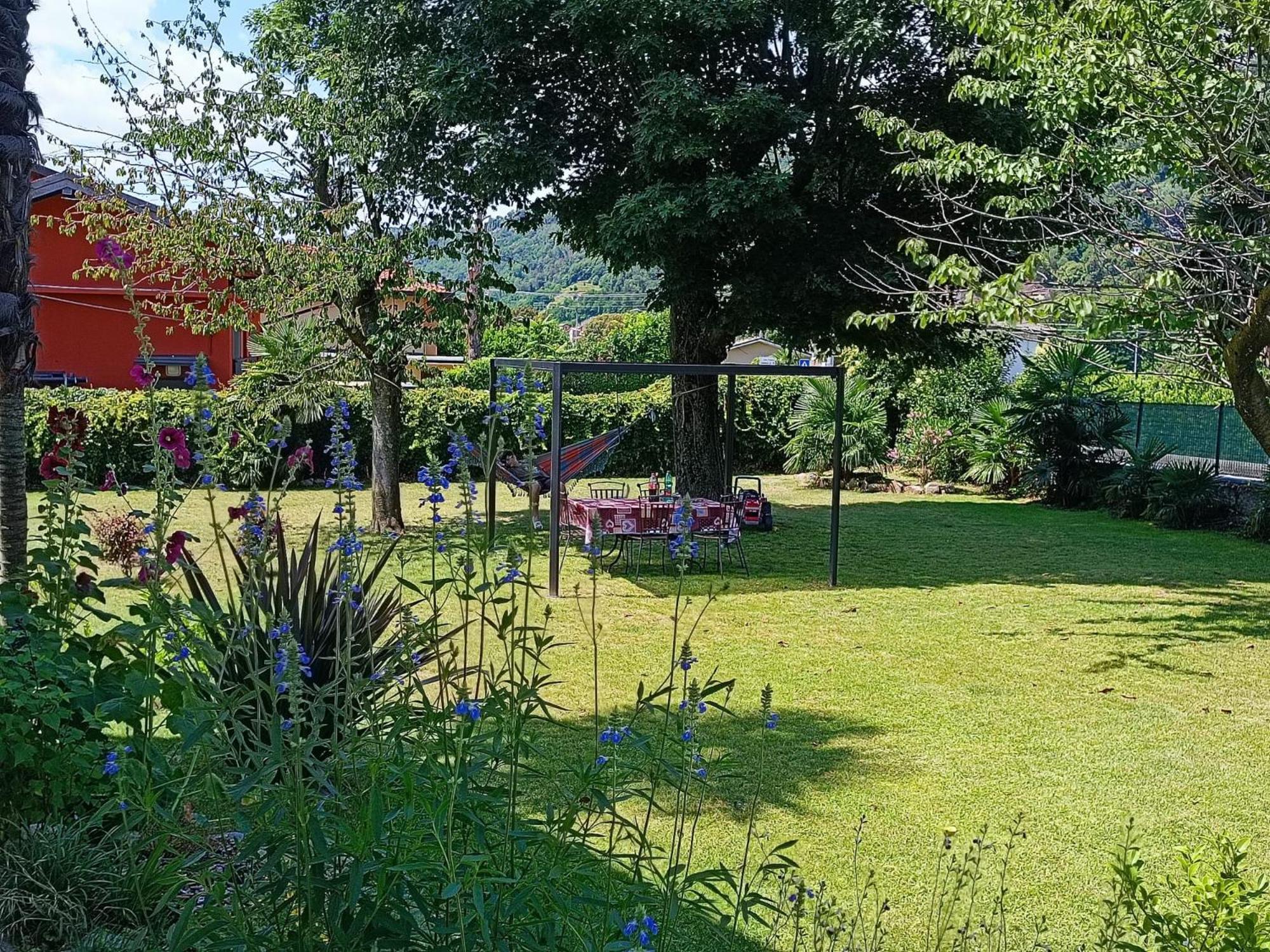 B&B Villa Preziosa Lago Maggiore Lesa Bagian luar foto