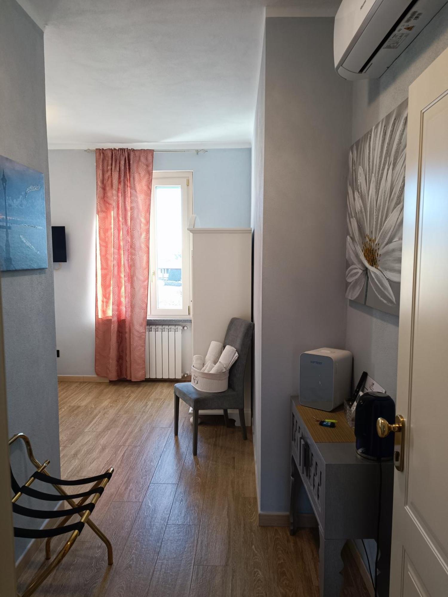 B&B Villa Preziosa Lago Maggiore Lesa Bagian luar foto