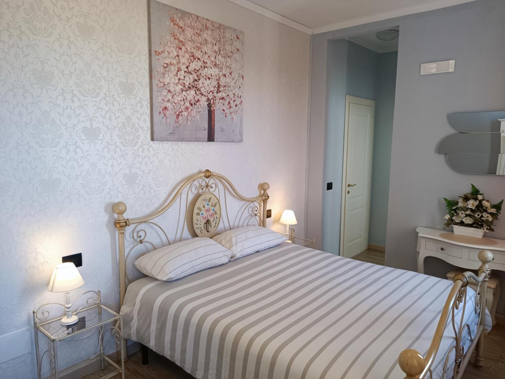 B&B Villa Preziosa Lago Maggiore Lesa Bagian luar foto